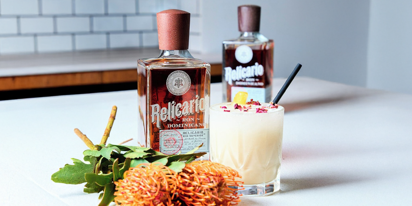 Relicario Ron Dominicano Superior with 2 glasses